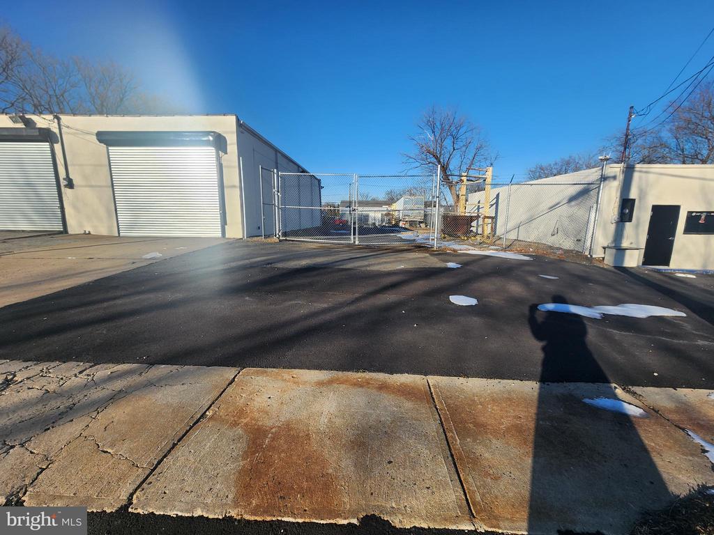 327 Stokes Ave, Ewing, NJ 08638