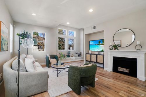 113 Firefly Lane, Napa, CA, 94558 | Card Image