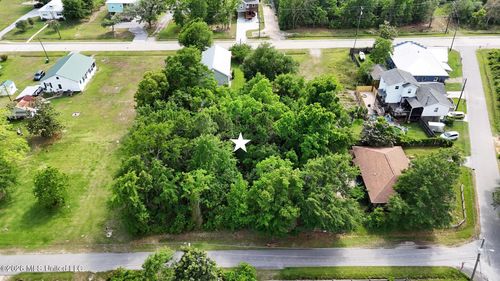 423 Water Street, Waveland, MS, 39576 | Card Image
