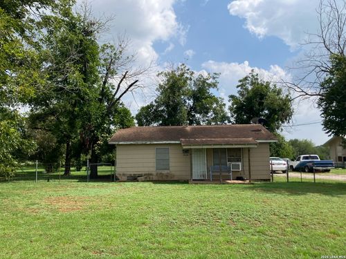 273 County Road 743, Yancey, TX, 78886-4016 | Card Image