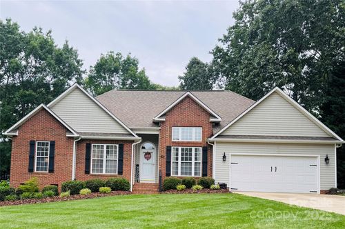 104 Laura Ct, Cherryville, NC, 28021-3001 | Card Image