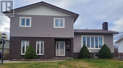 41 Southcott Dr, House other with 6 bedrooms, 4 bathrooms and null parking in Grand Falls Windsor NL | Image 1