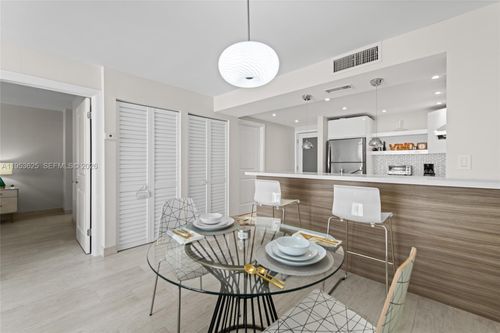 apt-518-1665 Bay Rd, Miami Beach, FL, 33139-2188 | Card Image