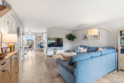 652 E Solana Cir, Solana Beach, CA, 92075 | Card Image