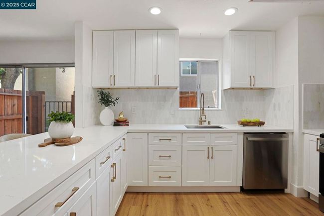 APT-29 - 3712 Willow Pass Rd, Condo with 2 bedrooms, 2 bathrooms and 1 parking in Concord CA | Image 5