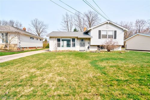 6413 Longridge Road, Mayfield Heights, OH, 44124 | Card Image