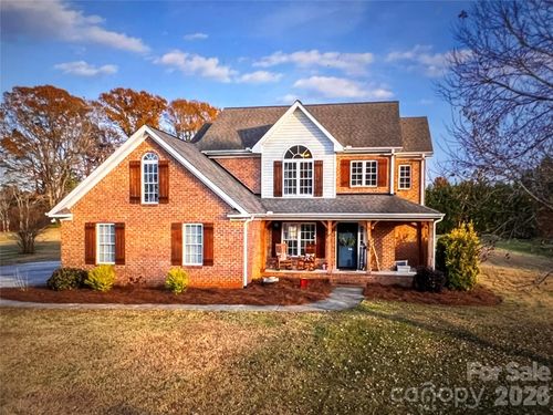 206 Garden Valley Dr, Winston-Salem, NC, 27107-5002 | Card Image