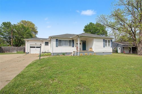2500 Elmira St, Muskogee, OK, 74403-3817 | Card Image