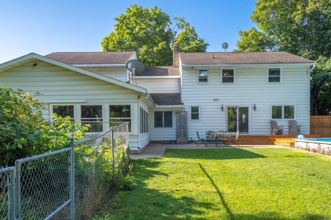Back entrance | Image 44