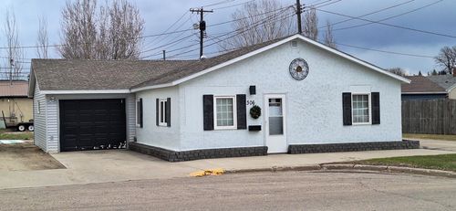 306 11th St, Walhalla, ND, 58282-4038 | Card Image