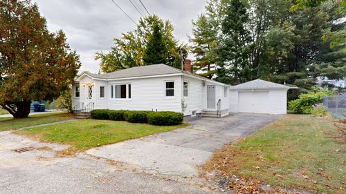 8 Highland Ave, Lewiston, ME, 04240-4809 | Card Image