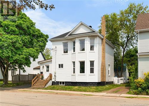 7 Park St, Moncton, NB, E1C2A5 | Card Image