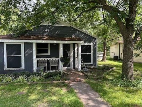 325 Wilton Dr, Greenville, TX, 75401-2249 | Card Image