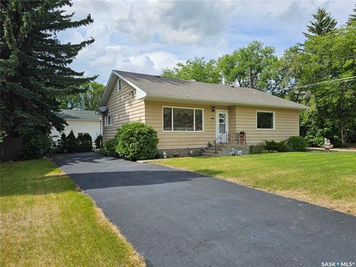 705 Main St, Unity, SK, S0K4L0 | Card Image