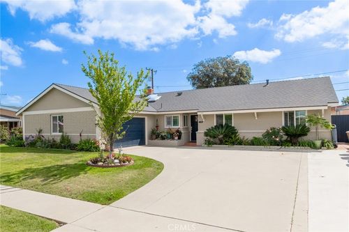 122 N Carousel, Anaheim, CA, 92806 | Card Image