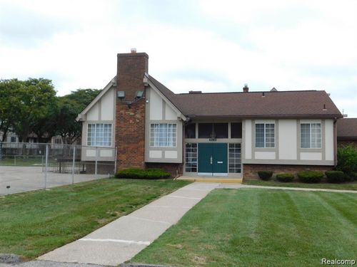 apt-204-30200 Southfield Rd, Southfield, MI, 48076-1325 | Card Image