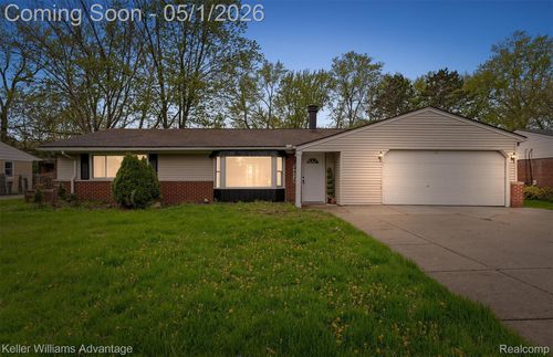 2479 Ivanhoe Dr, West Bloomfield, MI, 48324-1741 | Card Image