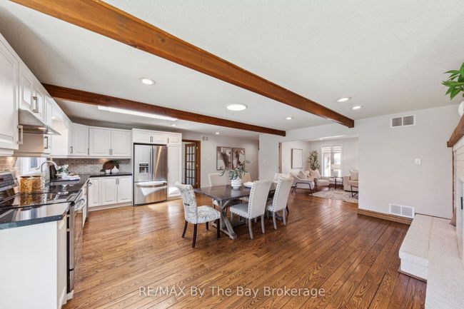 174 32nd St S, House other with 4 bedrooms, 4 bathrooms and 8 parking in Wasaga Beach ON | Image 11