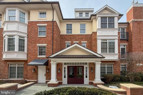 132 Victoria Mews, Princeton, NJ, 08542-3745 | Card Image