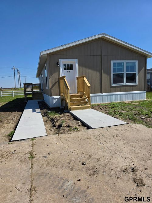 3543 Warren Pl, Bellevue, NE, 68005-5825 | Card Image