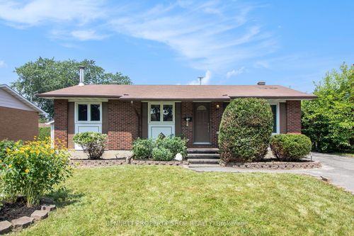 303 Gleneagles Ave, Orleans, ON, K1E1L7 | Card Image