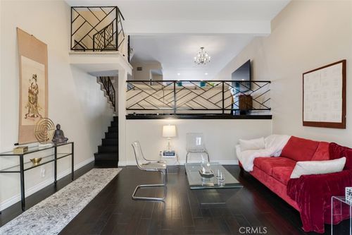 2-21125 Lassen St, Chatsworth, CA, 91311-6809 | Card Image