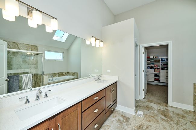 Master Bathroom | Image 29