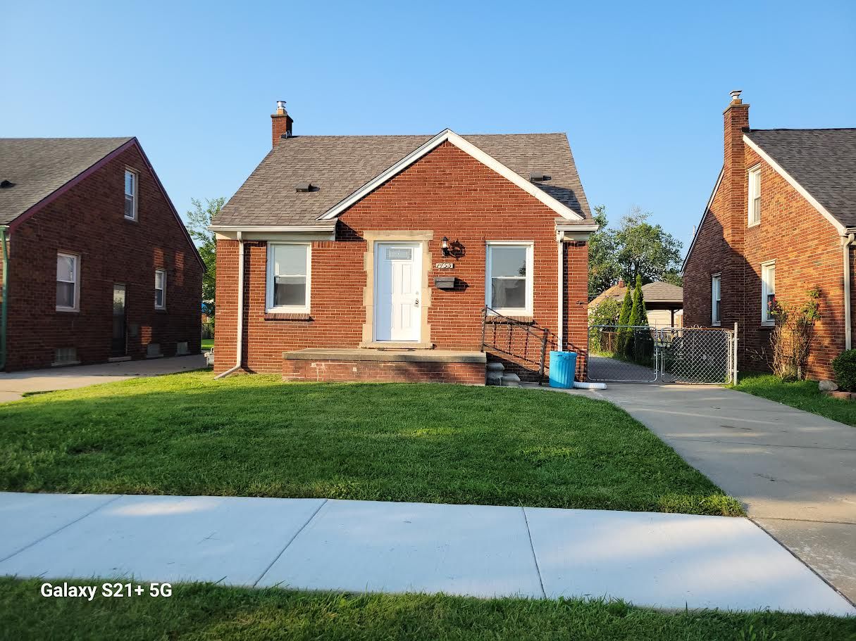 Philomene Blvd, Lincoln Park, MI 48146