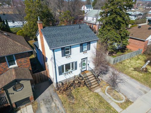 724 Bloem St, North Bay, ON, P1B4Z7 | Card Image