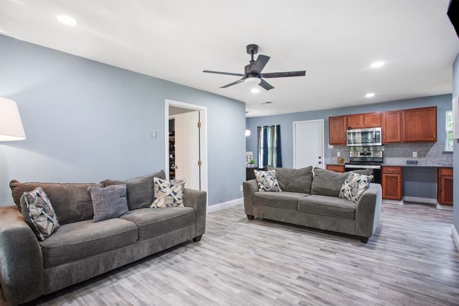 1515 Buena Vista St, House other with 4 bedrooms, 2 bathrooms and null parking in Mesquite TX | Image 6