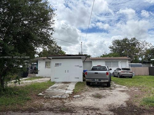 1424 Nw 69th St, Miami, FL, 33147-7154 | Card Image