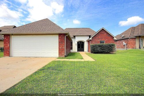 31025 Lake Spring Dr, Walker, LA, 70785-5533 | Card Image