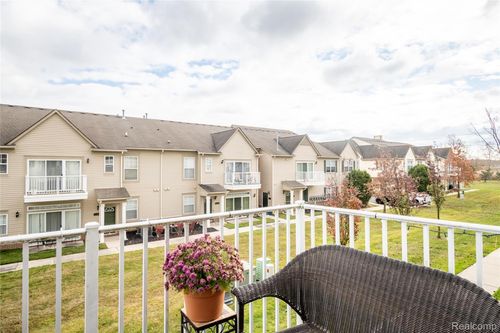 12487 First Ave, Southgate, MI, 48195-3541 | Card Image