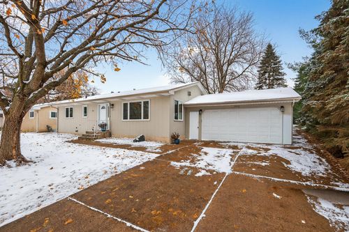 1360 County Road C E, Maplewood, MN, 55109-1093 | Card Image