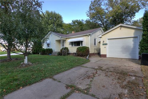 740 Park Ave, Stanley, WI, 54768-1161 | Card Image
