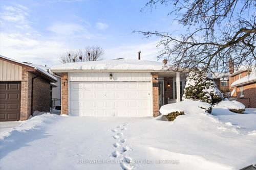 42 Fireside Dr, Scarborough, ON, M1B2E9 | Card Image