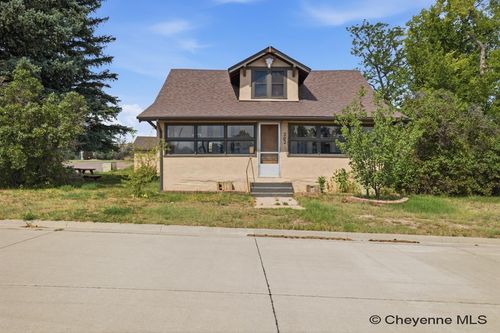 202 5th St, Chugwater, WY, 82210-5007 | Card Image