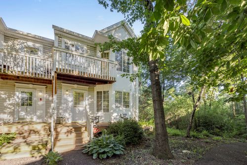 267 W Treehouse Ln, Round Lake, IL, 60073-3592 | Card Image