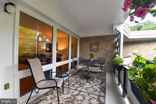 7527-d-7527 Spring Lake Dr, BETHESDA, MD, 20817-6559 | Card Image