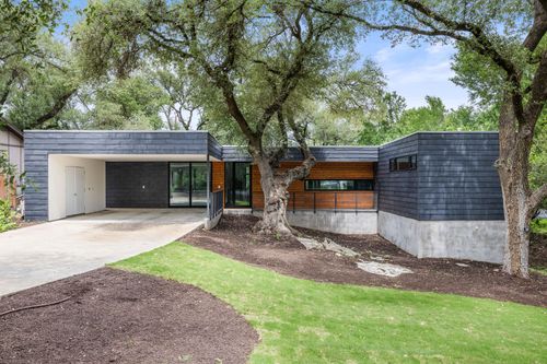 9400 Shady Oaks Dr, Austin, TX, 78729-3521 | Card Image