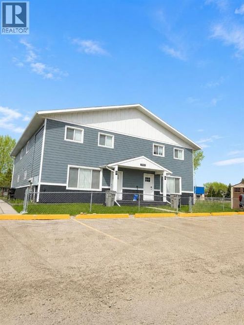 10021 105 Ave, Grande Prairie, AB, T8V1H2 | Card Image