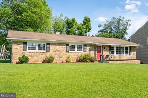 131 Moser Rd, WARRENTON, VA, 20186-2716 | Card Image