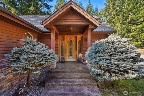 232 Upper Lakeview Rd, White Salmon, WA, 98672-8105 | Card Image