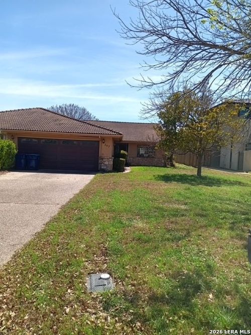 747 Oakland Hills Ln, Kerrville, TX, 78028-6429 | Card Image