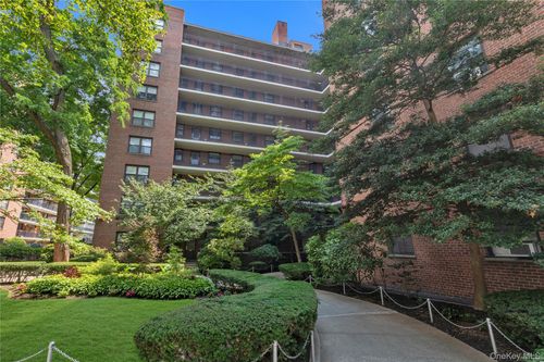 6e-35-31 85th Street, New York, NY, 11372 | Card Image