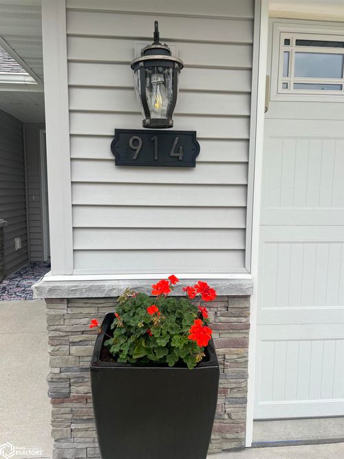 914 S 18th St, Clarinda, IA, 51632-2505 | Card Image