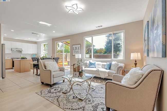 113 Silver Bell Way, House other with 5 bedrooms, 3 bathrooms and 2 parking in Oakley CA | Image 8