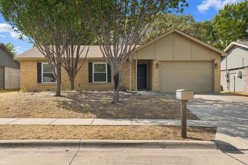 6429 Yarmouth Ave, North Richland Hills, TX, 76182-5037 | Card Image