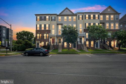 18-15504 John Diskin Cir, WOODBRIDGE, VA, 22191-6377 | Card Image
