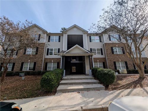 5104-5104 Fairington Village Dr, Lithonia, GA, 30038-1370 | Card Image
